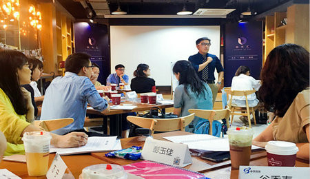 上海财经大学EMBA宜思读书会俱乐部开展读书分享会活动