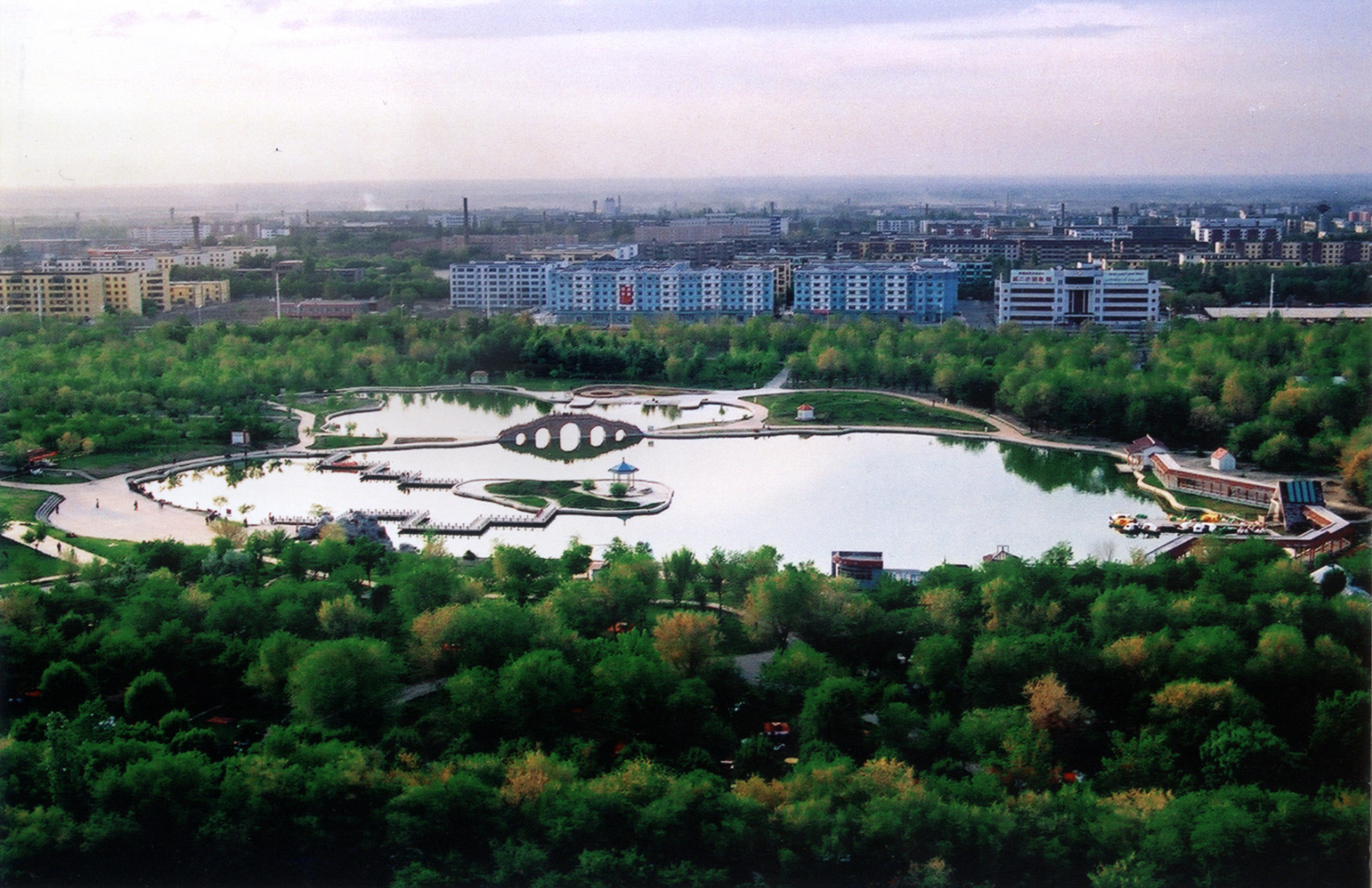 新疆财经大学 郊区图片
